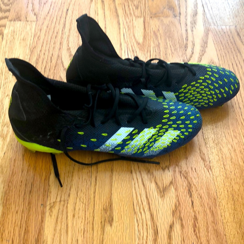Adidas Predator Freak Soccer Cleats